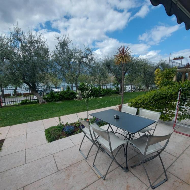 מאלצ'סינה Villa Treccani Apartments מראה חיצוני תמונה