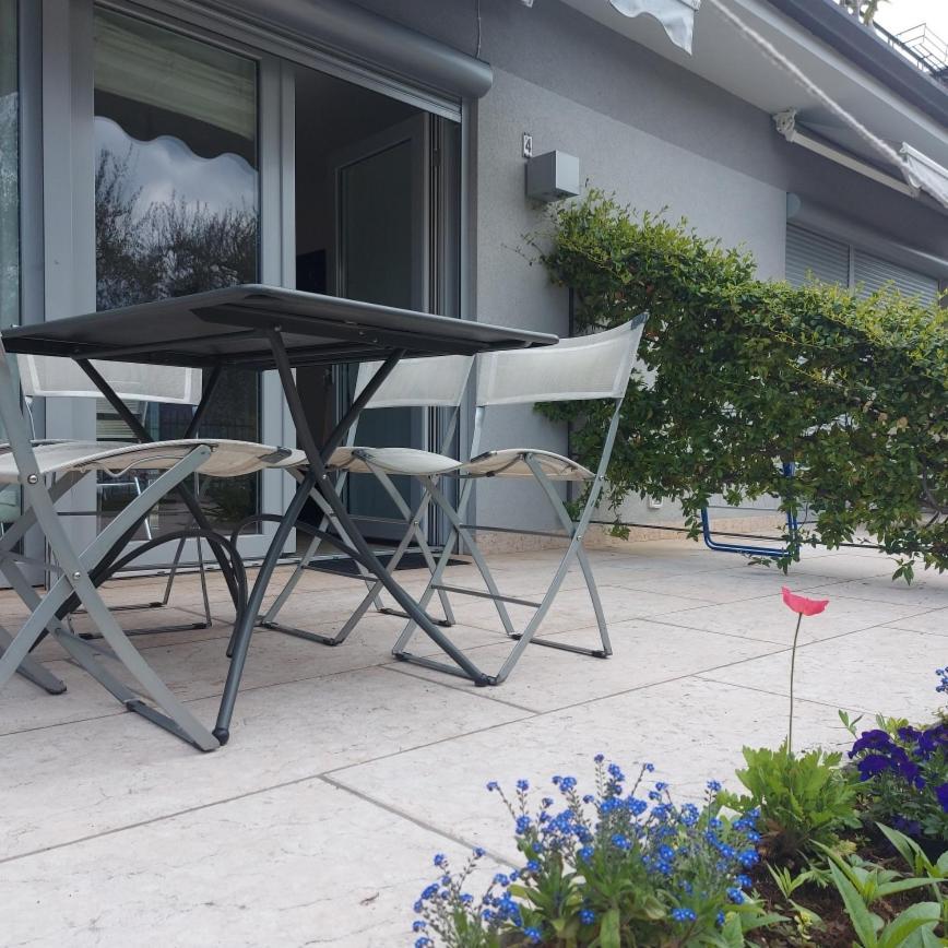 מאלצ'סינה Villa Treccani Apartments מראה חיצוני תמונה