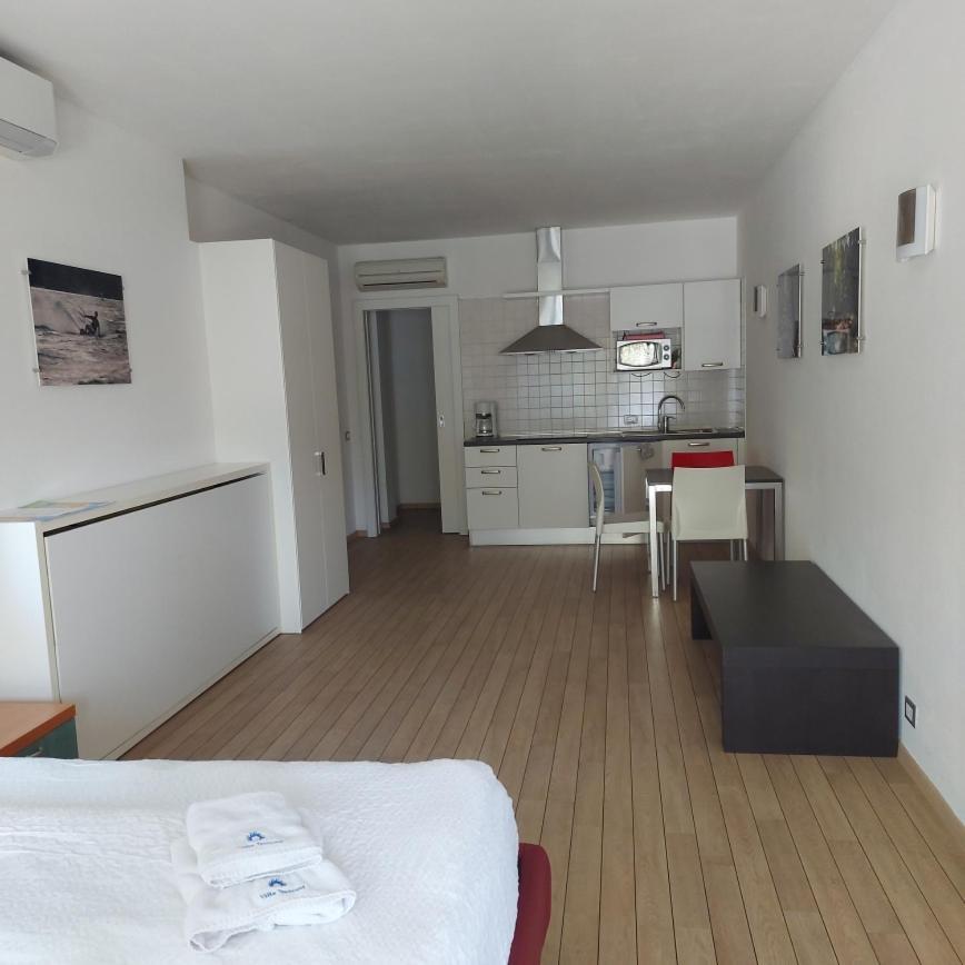 מאלצ'סינה Villa Treccani Apartments מראה חיצוני תמונה