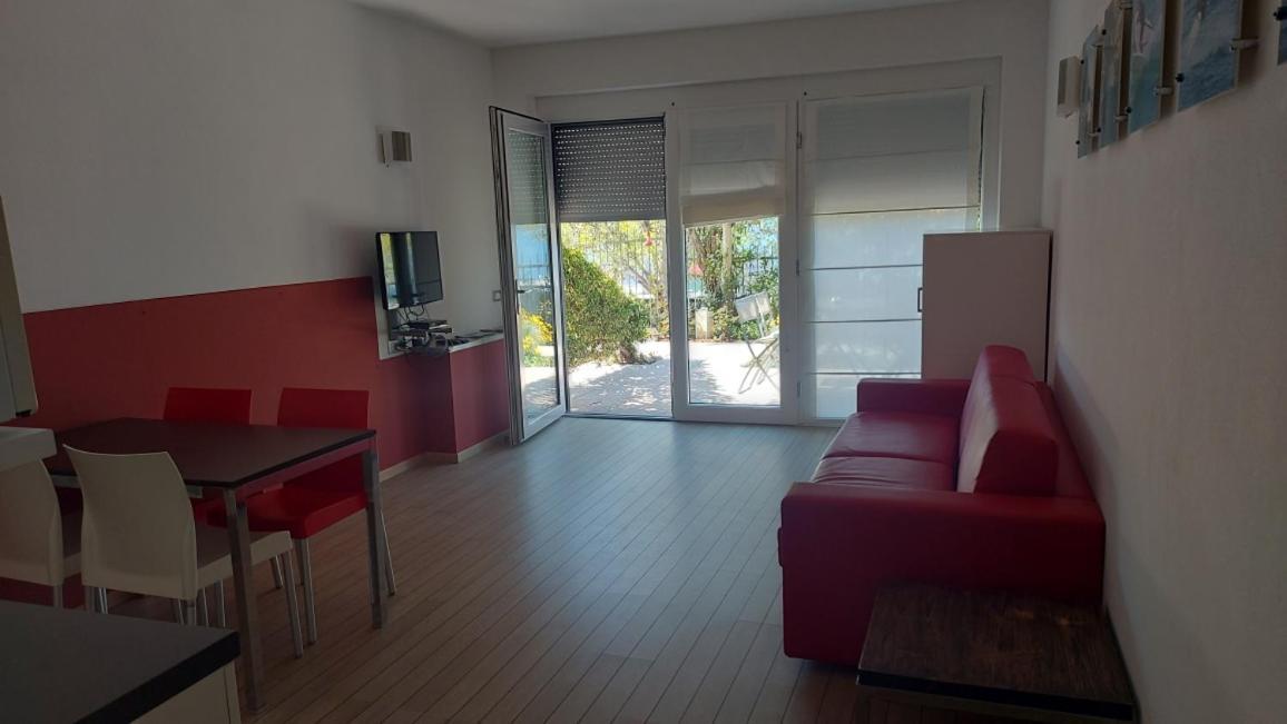 מאלצ'סינה Villa Treccani Apartments מראה חיצוני תמונה
