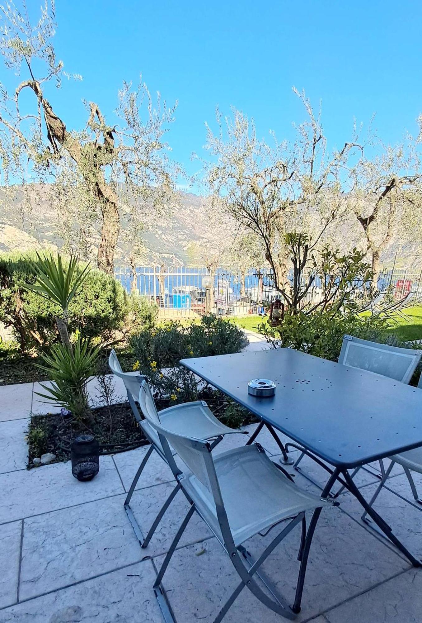מאלצ'סינה Villa Treccani Apartments מראה חיצוני תמונה