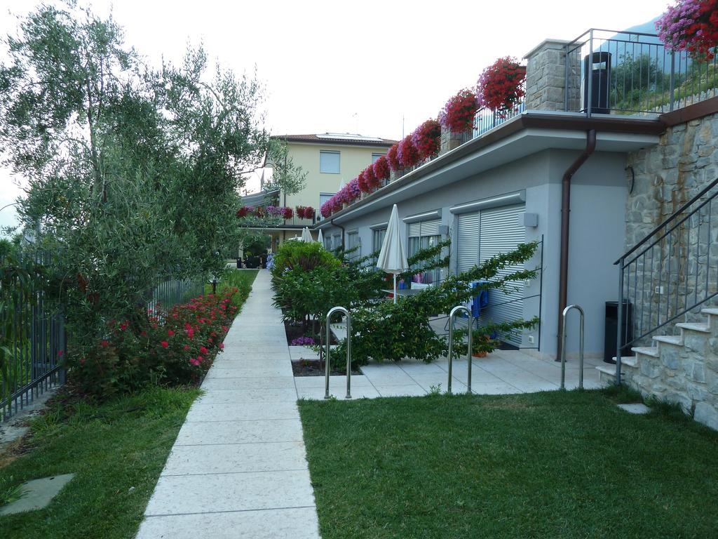 מאלצ'סינה Villa Treccani Apartments מראה חיצוני תמונה