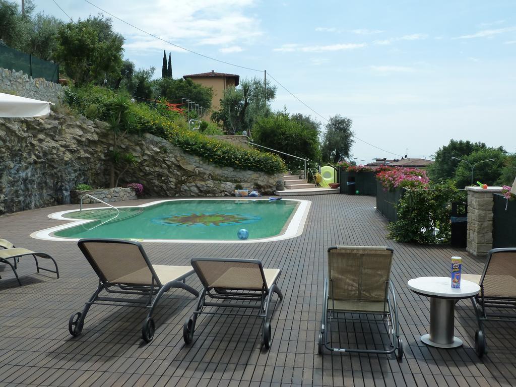 מאלצ'סינה Villa Treccani Apartments מראה חיצוני תמונה