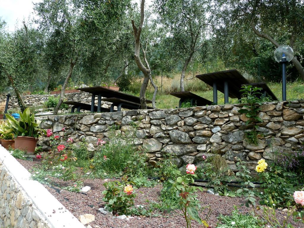 מאלצ'סינה Villa Treccani Apartments מראה חיצוני תמונה