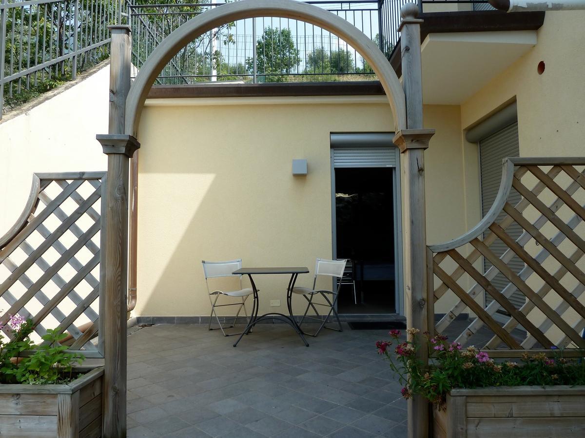 מאלצ'סינה Villa Treccani Apartments מראה חיצוני תמונה